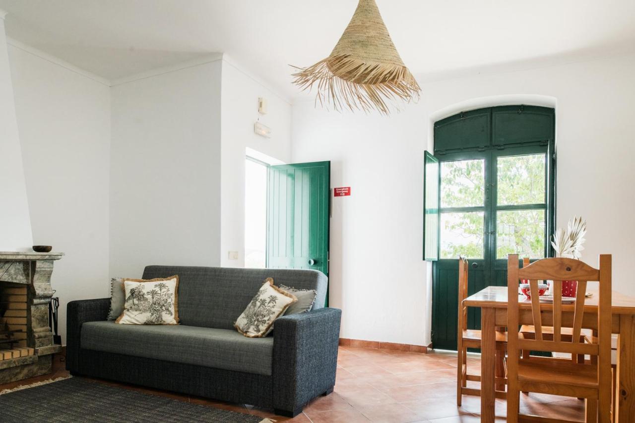 Hébergement de vacances Cerca Velha - *
