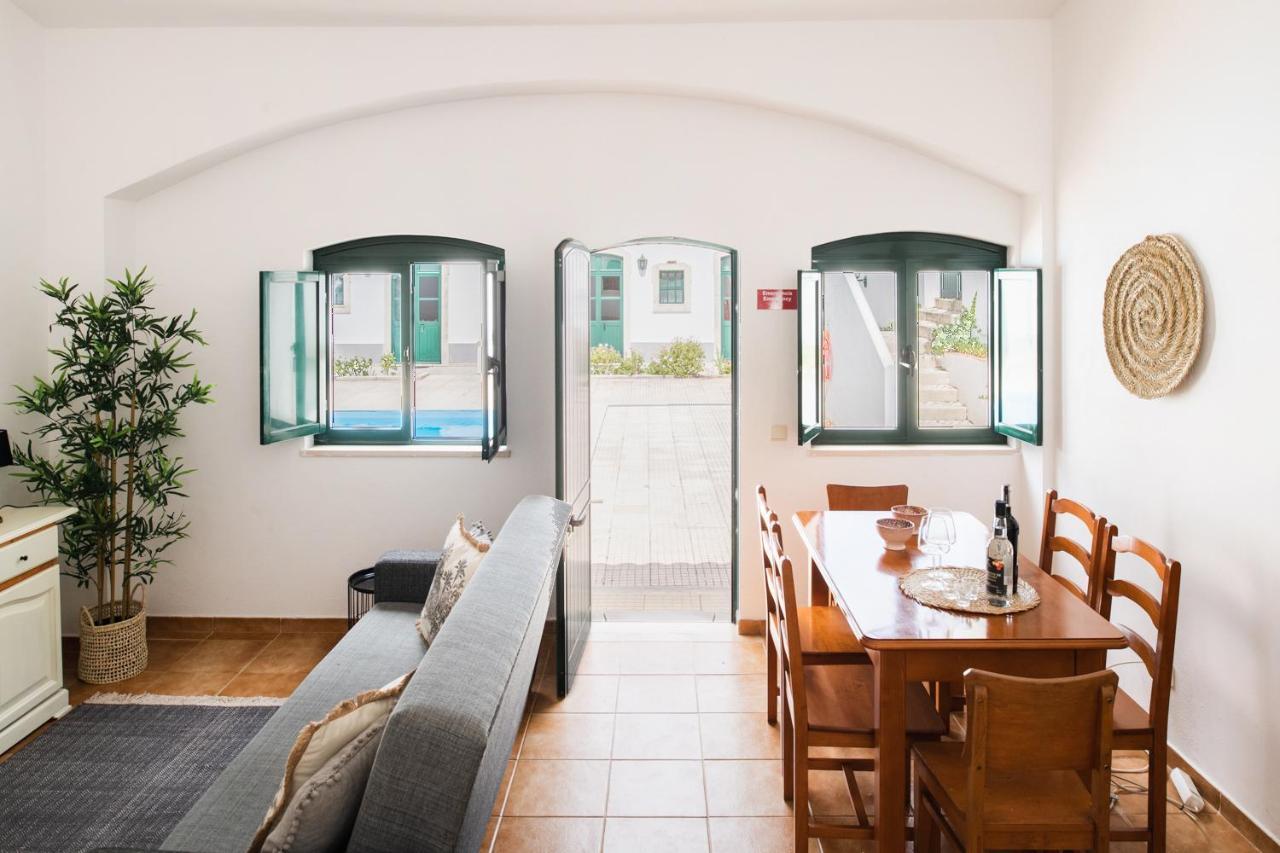 Hébergement de vacances Cerca Velha - *
